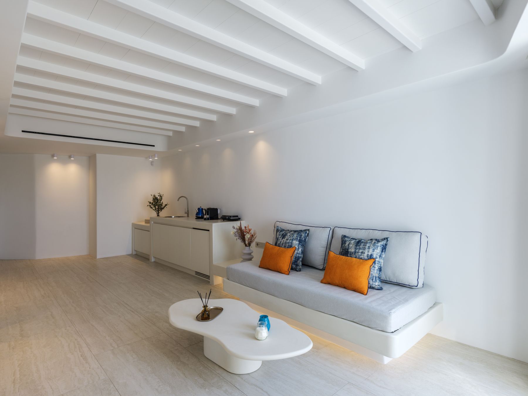 Suite 2 sofa and kitchenette